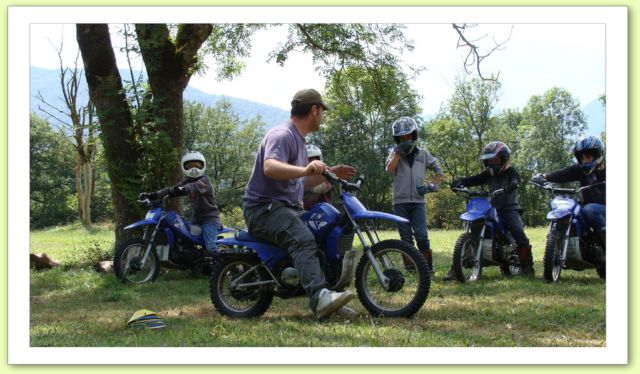 moto vacances sjours colonie trial enduro enfants t sport's vert pyrnes colos motos pays ours nature scurit routire cole course d'orientation